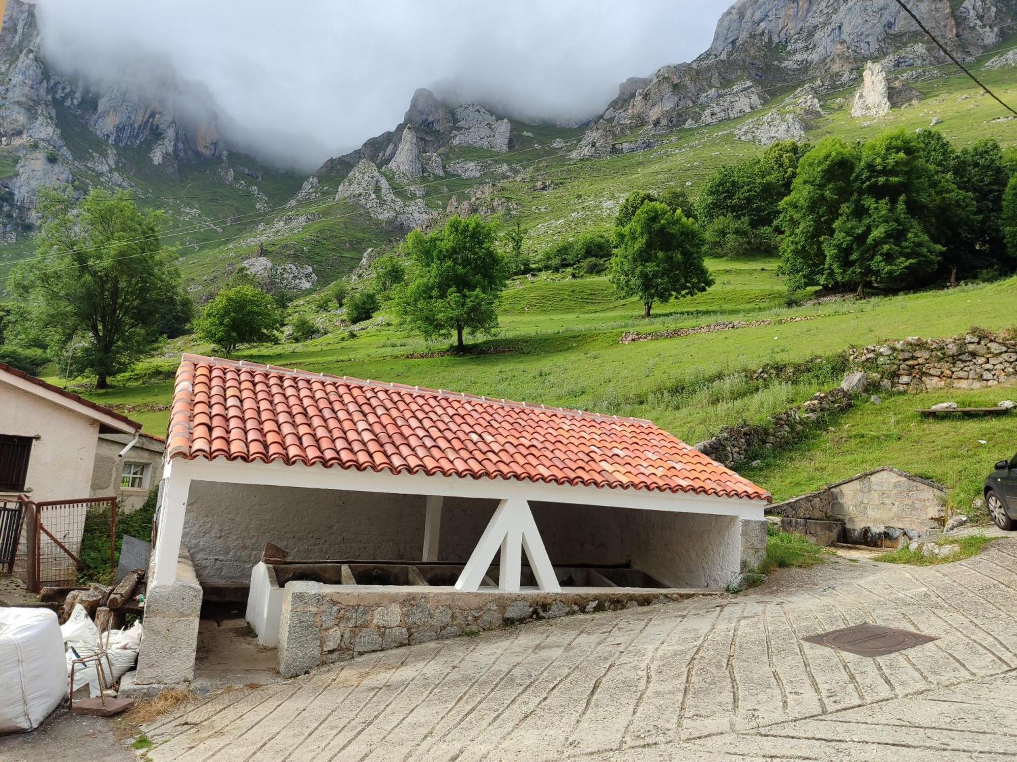 La Casina De Tielve De Cabrales Dentro Del Parque Nacional Picos De Europa Villa Bagian luar foto